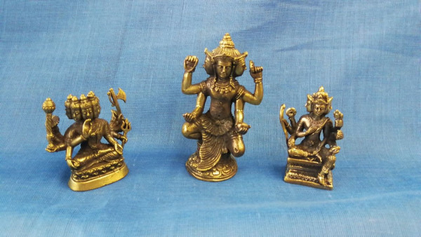3 diverse Messingfiguren "Buddha -Tara". größte Skulptur ist 4,5x7cm