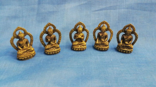 5 diverse Messingfiguren "Dhyan Buddha" je 4,5x3cm